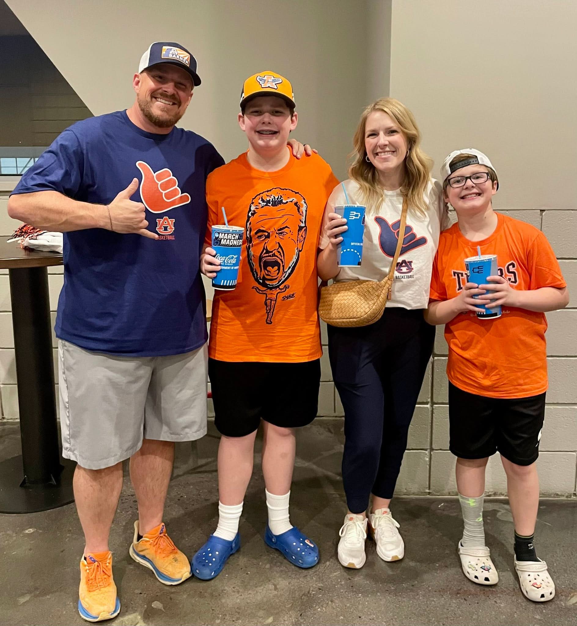 Auburn Basketball: Hand Sign